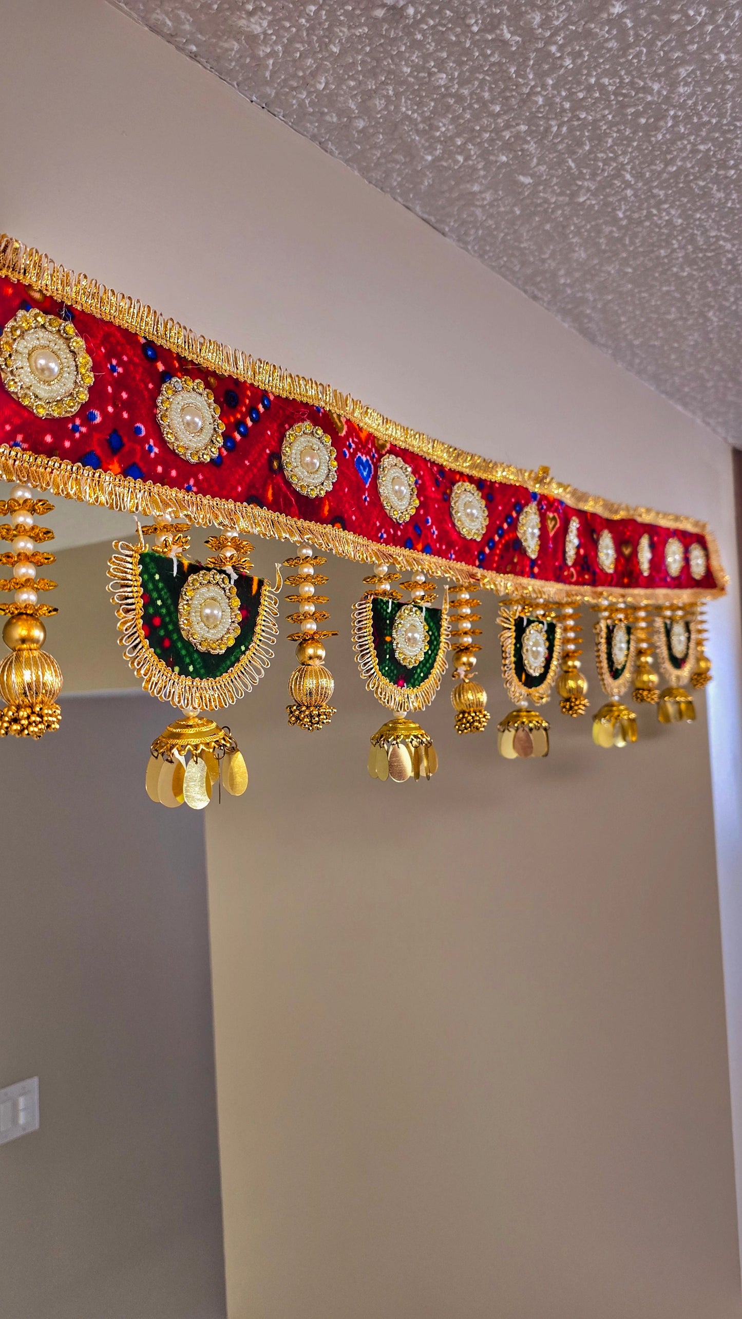 Bandhani Print Bandhanwar / Toran – Red & Gold Traditional Design