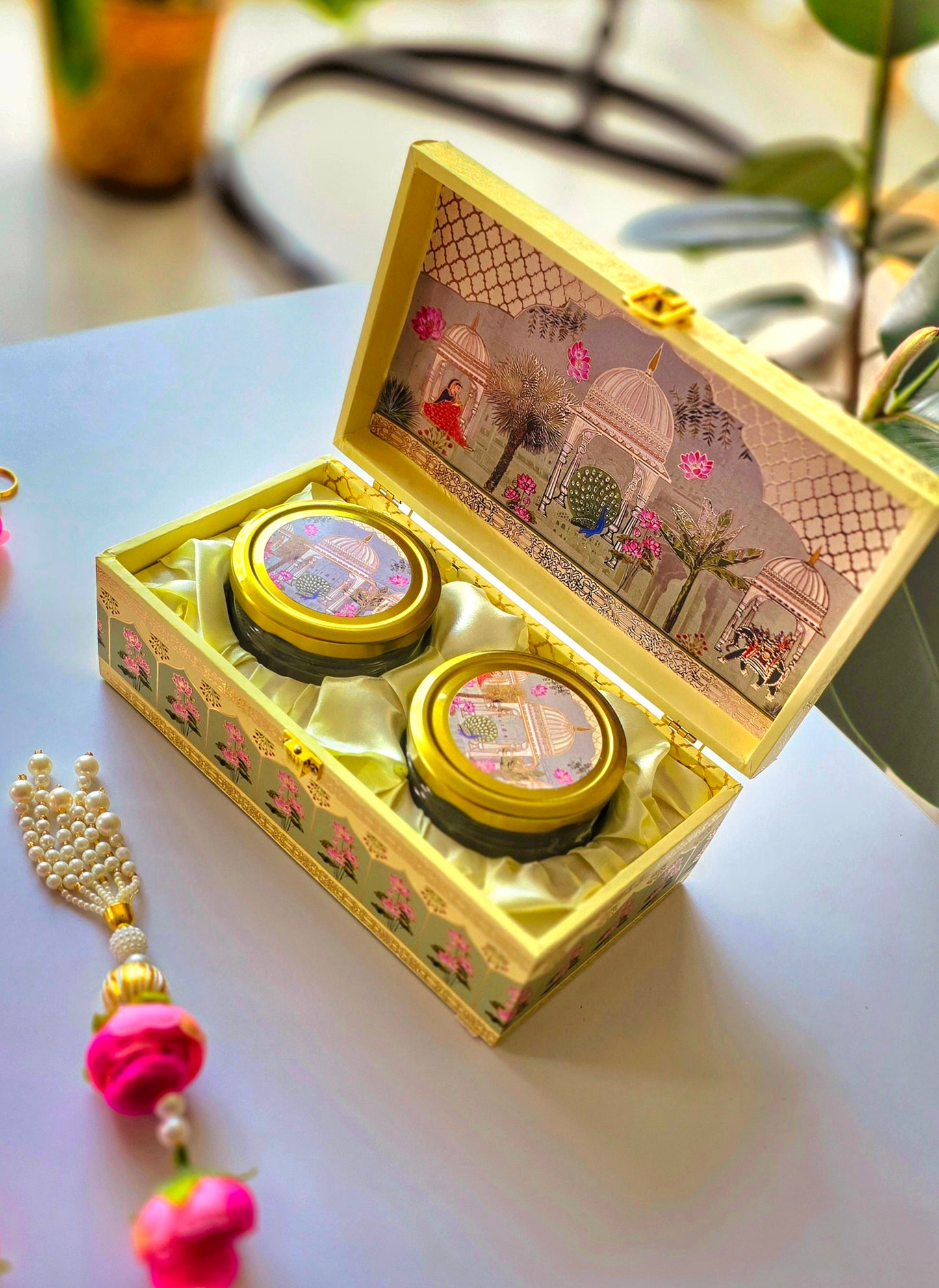 Gift Box with 2 Glass Jars - Yellow