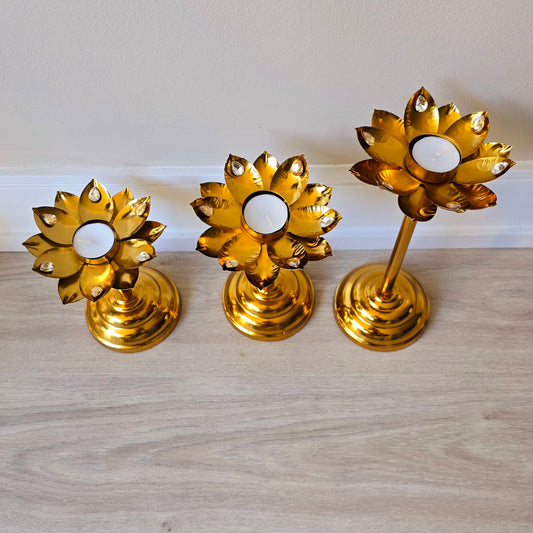 Premium Metal Lotus Urlis with stand